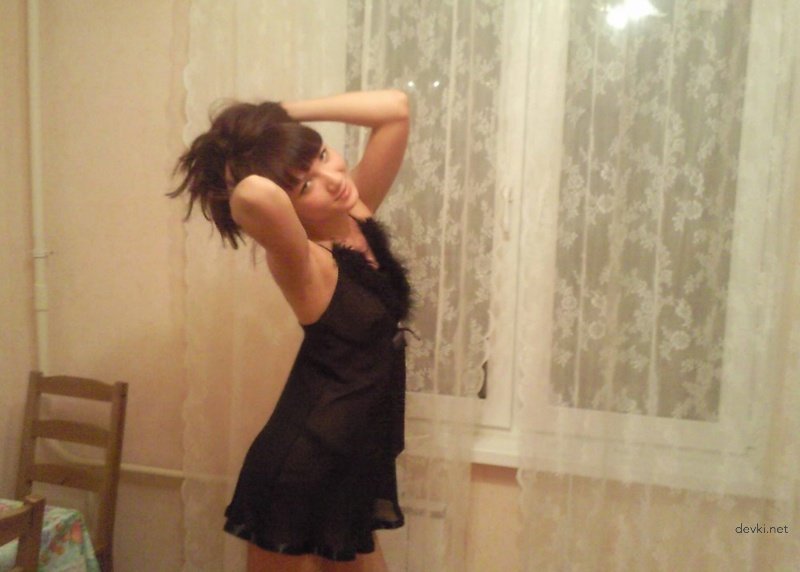 Seductive Amateur Girl's Naughty Social Media Adventures - Explicit Porn Photos