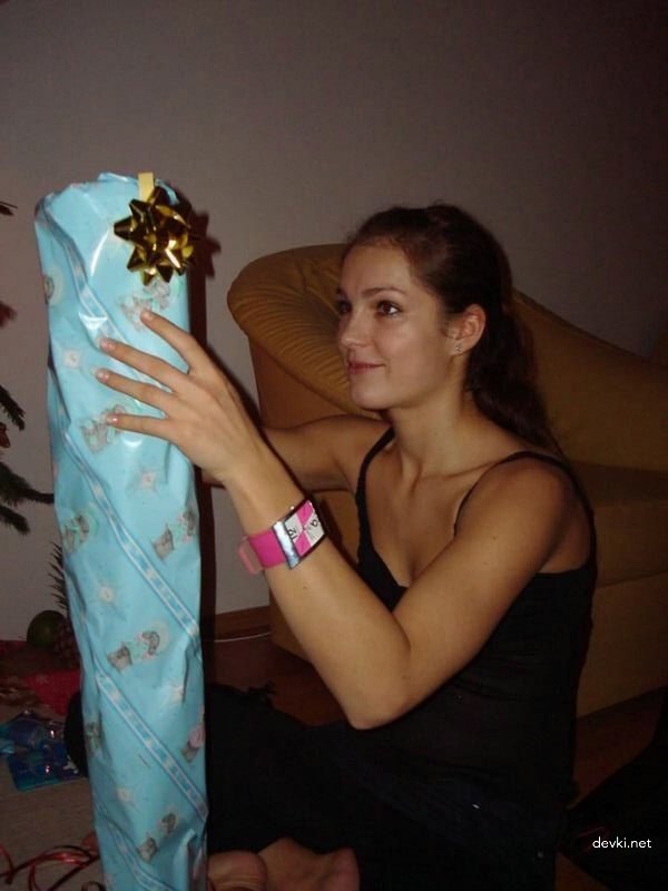 Hot Amateur Birthday Sex - Russian Girl Fucks Boyfriend in Explicit Homemade Porn Pics