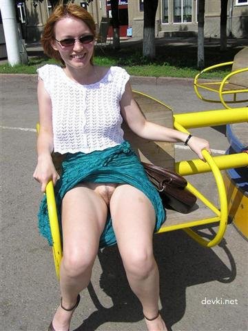 Topless Girls Without Panties: Explicit Amateur Porn Photos