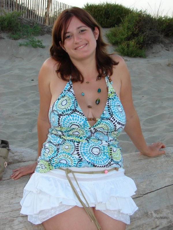 Hot Amateur Couple Vacation Photo Report: Explicit Family Fun