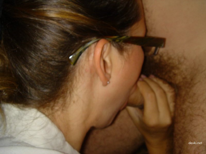 35-Year-Old Amateur MILF Sucks and Fucks Like a Pro in Explicit Porn Photos