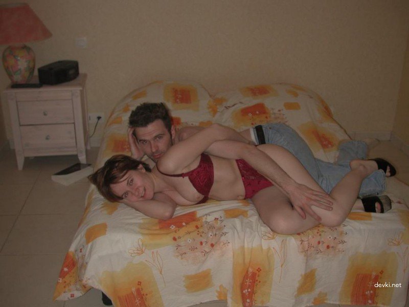 Adult Vacation Fun: Explicit Amateur Porn Photos