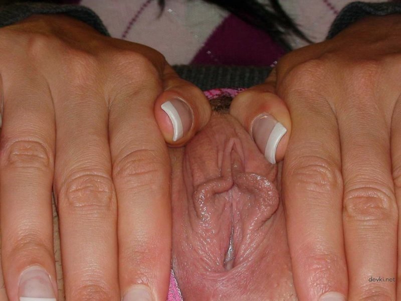 American Girl Masturbates Pussy - Explicit Amateur Porn Photo