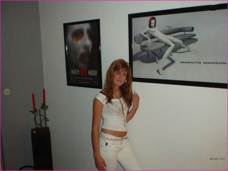 Fiery Amateur Girl Shares Explicit Pics: Redhead Teen Porn Photos