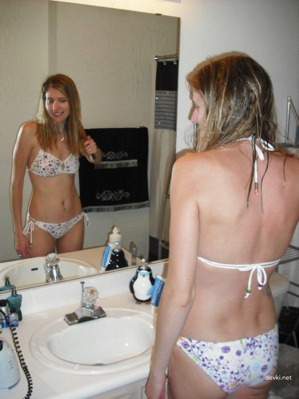 Moist American Student Pussy Exposed in Amateur Porn Pics