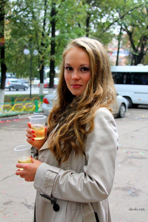 Teen Girl's Explicit Modeling Debut: Young Amateur Porn Photos