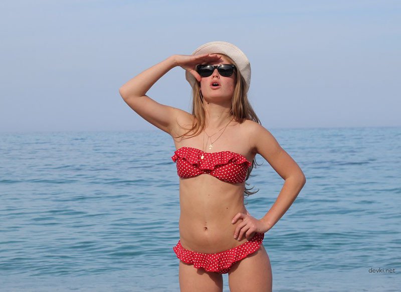 Teen Girl's Explicit Modeling Debut: Young Amateur Porn Photos