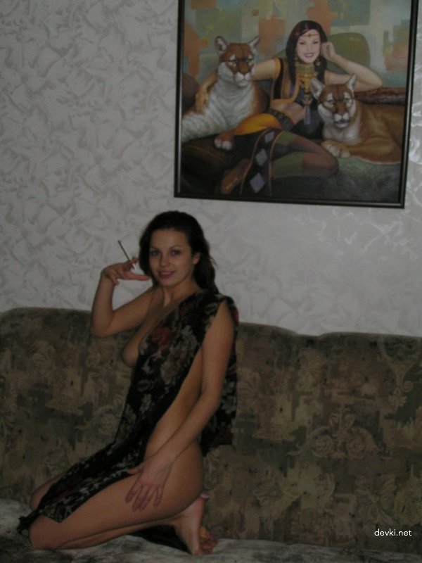 Hot Amateur Couple Shares Explicit Romantic Evening Photos