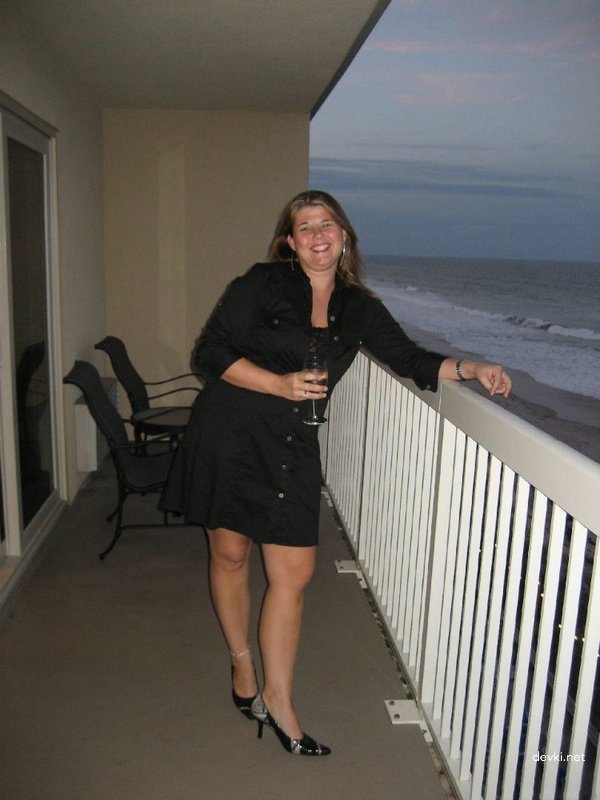 Chubby Girl Craving Hardcore Sex: Amateur BBW Porn Photo Shoot