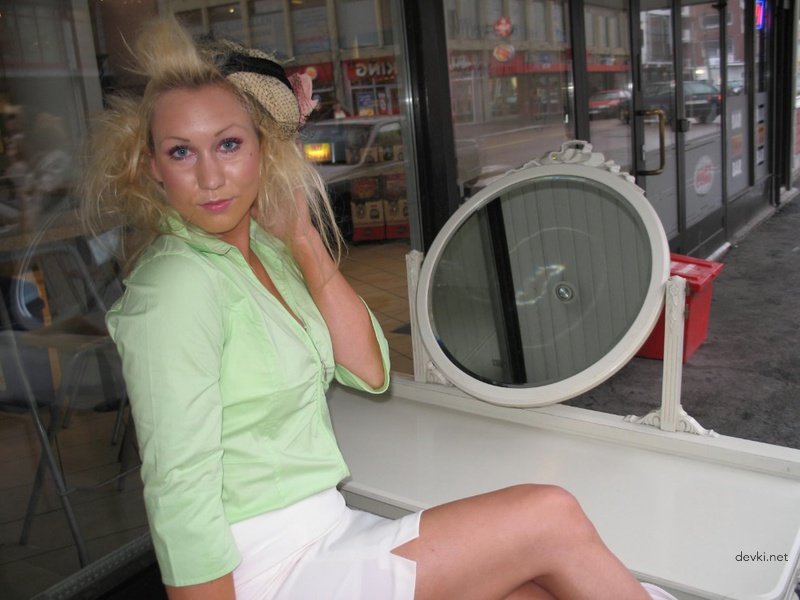 26-Year-Old Amateur Girl's Explicit Homemade Porn Pics