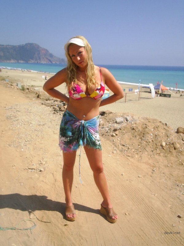 26-Year-Old Amateur Girl's Explicit Homemade Porn Pics