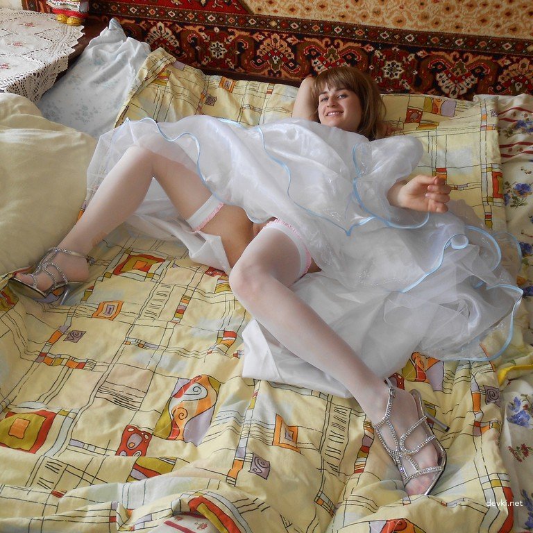 Hot Amateur Wedding Night Photos - Explicit Bride and Groom Sex Tape