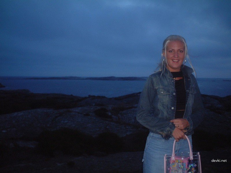 Hardcore Blonde Amateur Gets Fucked in Explicit Porn Photo Shoot