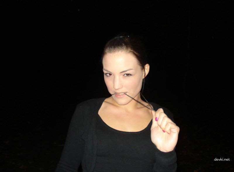 Hot Amateur Beauty Gives Amazing Blowjob