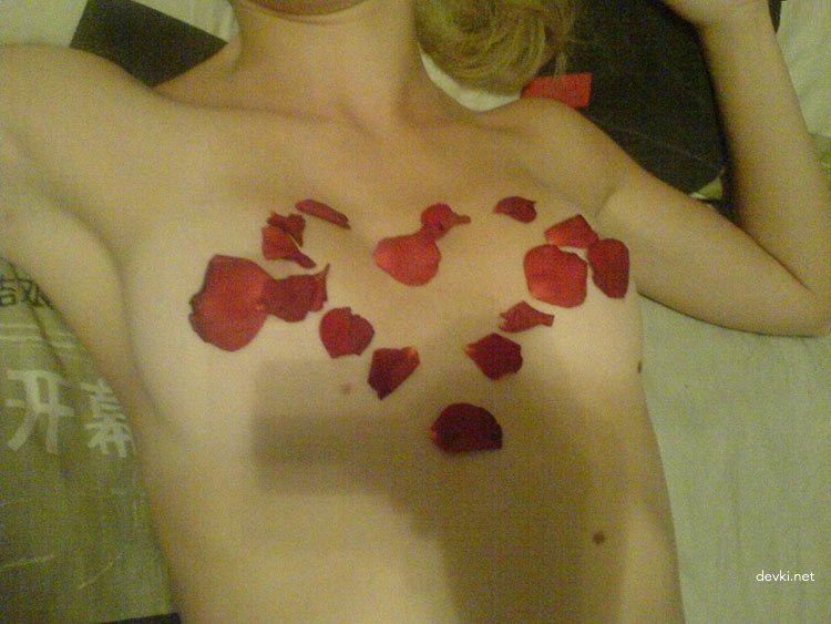 Steamy Amateur Porn: Romantic Evening with Explicit Photos