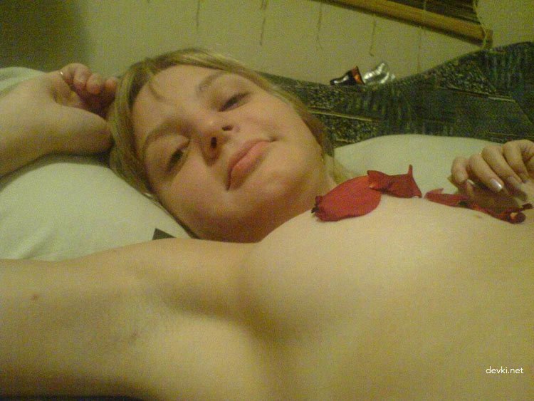 Steamy Amateur Porn: Romantic Evening with Explicit Photos