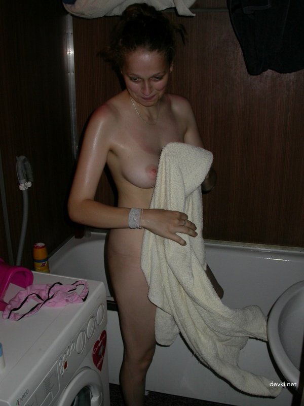 Hot Amateur Couple's Steamy Solo Vacation Porn Pics