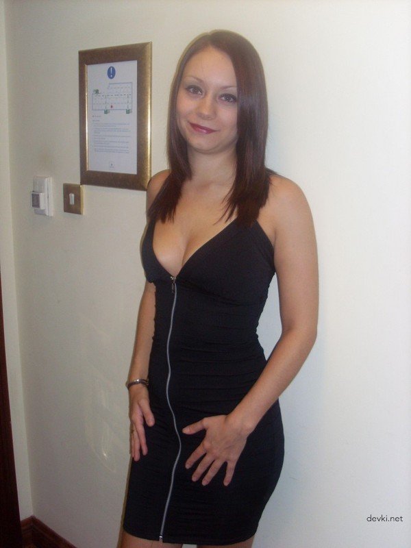 Hot Amateur Couple Relaxing and Having Explicit Sex Photo Shoot