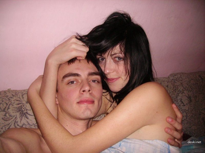 Ex-boyfriend leaks intimate amateur porn pics of unsuspecting girl