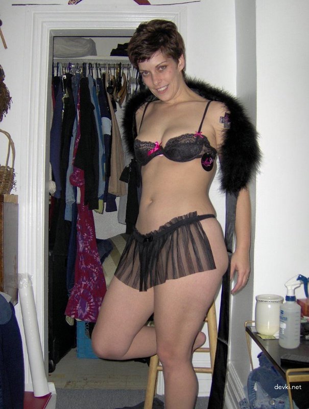 Mature Aunt's Explicit Amateur Porn Collection: XXX Photos!