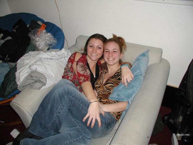 Drunk Babes Go Wild: Amateur Porn Spread Party