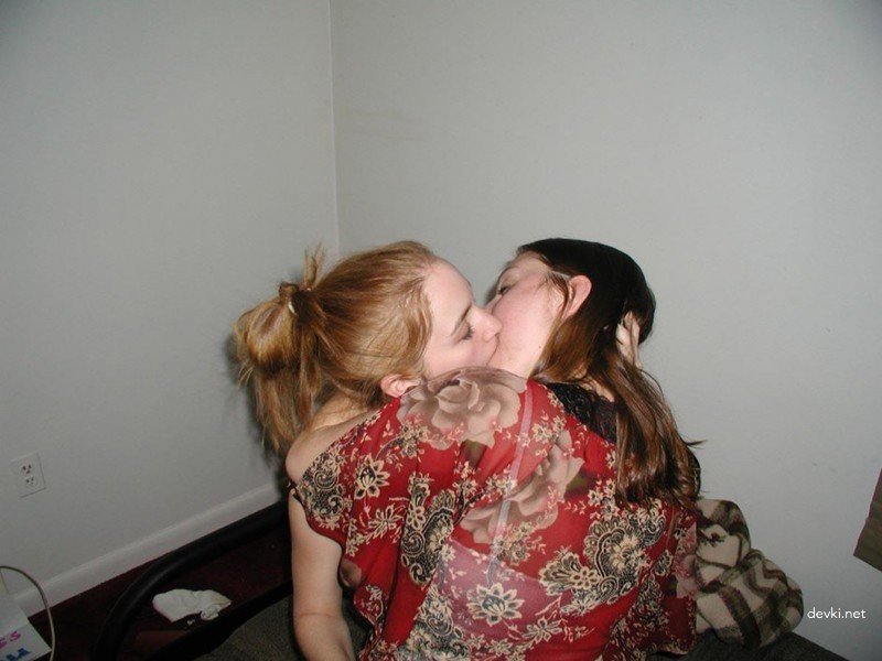 Drunk Babes Go Wild: Amateur Porn Spread Party