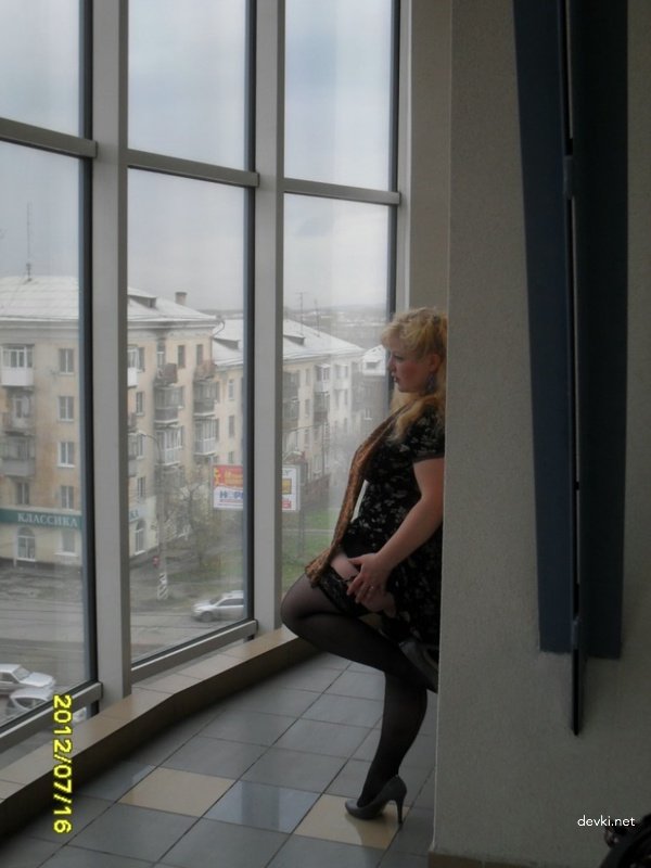 Explicit Selfie Photographer: Hot Amateur Babe Captures Her Favorite Moments