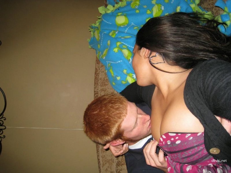 Guy fucks his girl's tight pussy - Explicit amateur porn photo