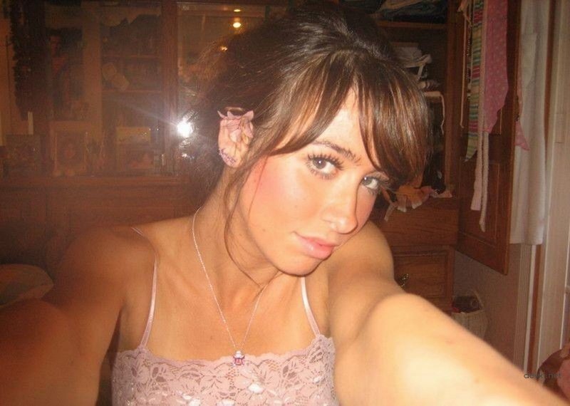 Sexy American Slut Amateur Porn Pics: Hot and Explicit!