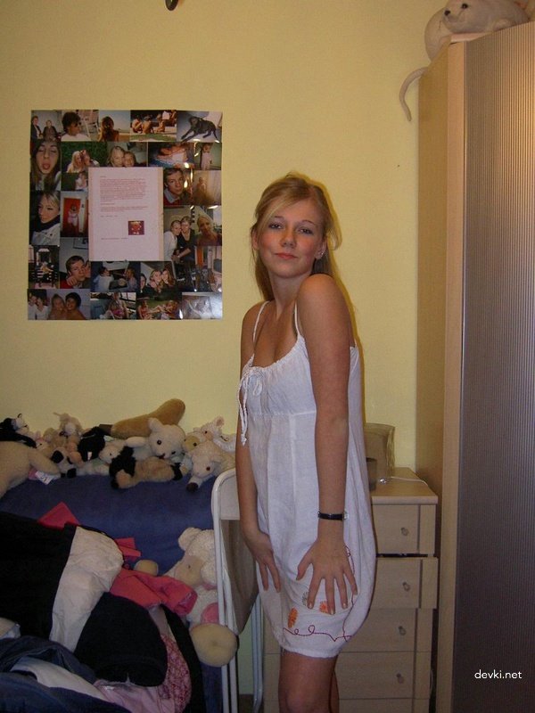 Exposed: Amateur Photos of My Step-Sister's Cousin - Explicit Content
