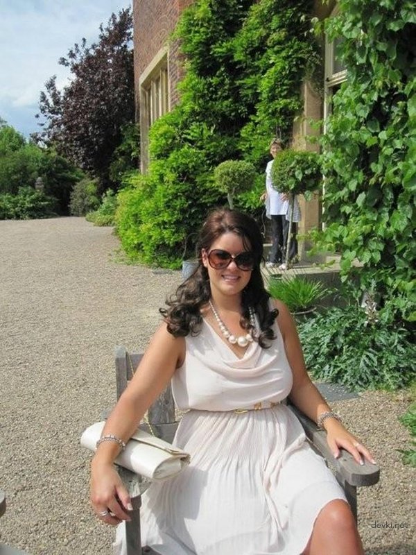 Aunt Loves to Fuck Herself: Amateur Porn Photo Session