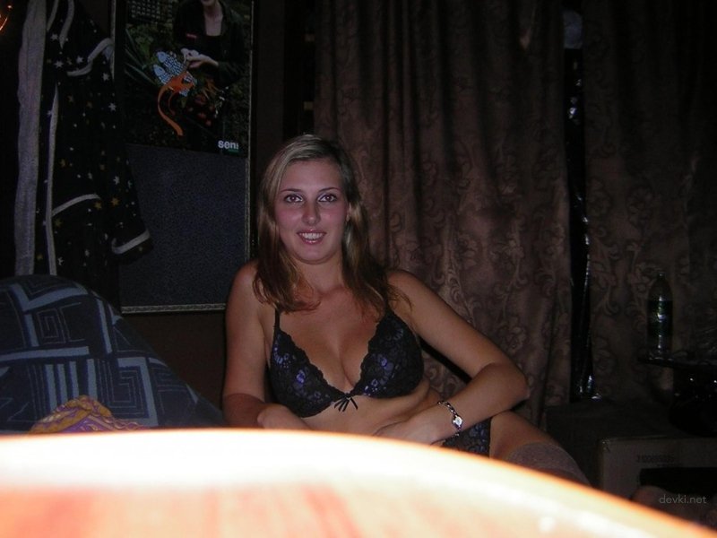 Sultry Amateur Photo Shoot for Lover: Explicit and Intimate Seduction