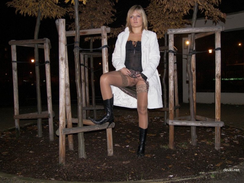 Blonde Woman Craves Hardcore Fucking in Amateur Porn Pics