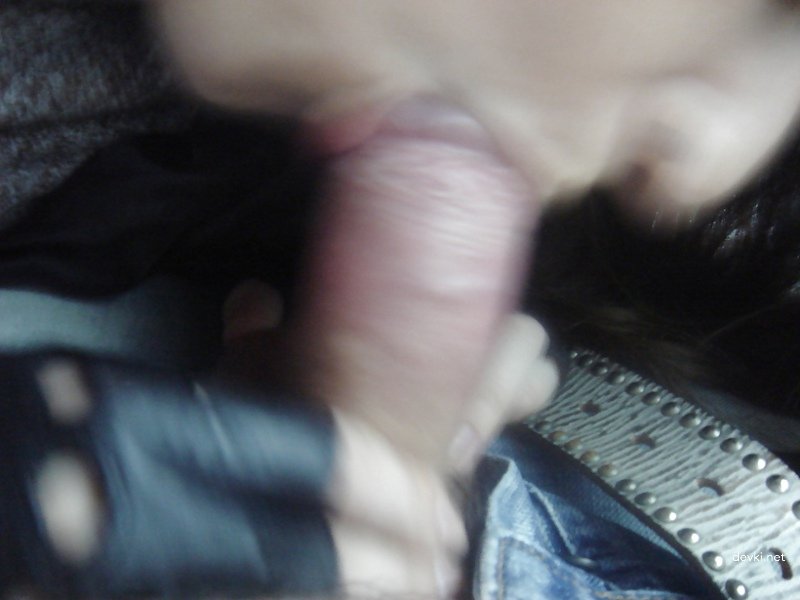 Hot Blowjob in Car: Amateur Slut Loves Sucking Cock