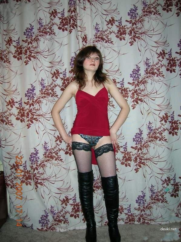 Tiny Dick Boyfriend Doesn't Faze Her - Amateur Porn Photos