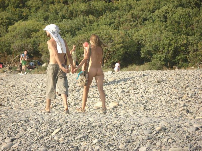 Explicit: Young People Having Fun on the Beach - Amateur Photo of Beach Party