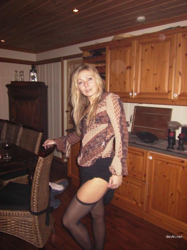 42-Year-Old Nympho Amateur Porn: Explicit MILF Shows Off Her Insatiable Appetite