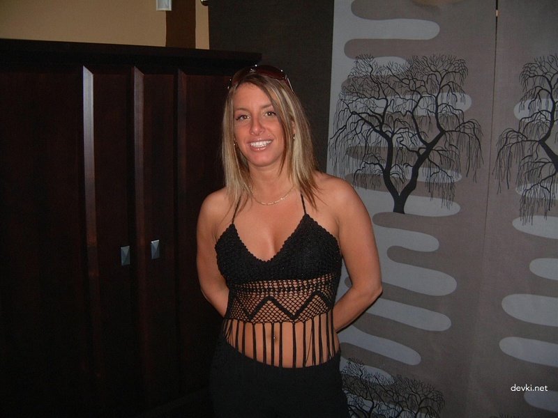 Shocking Amateur Porn: Husband Discovers Wife's Lesbian Affair