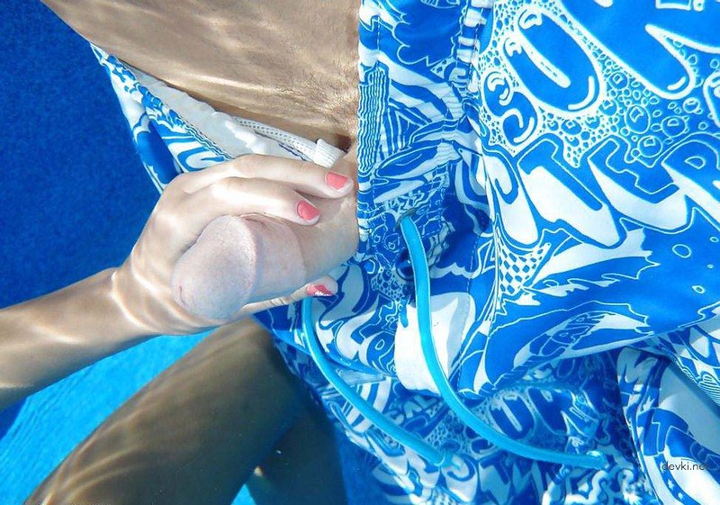 Underwater Fear Challenge: Amateur Attempt at Conquering Water Phobia