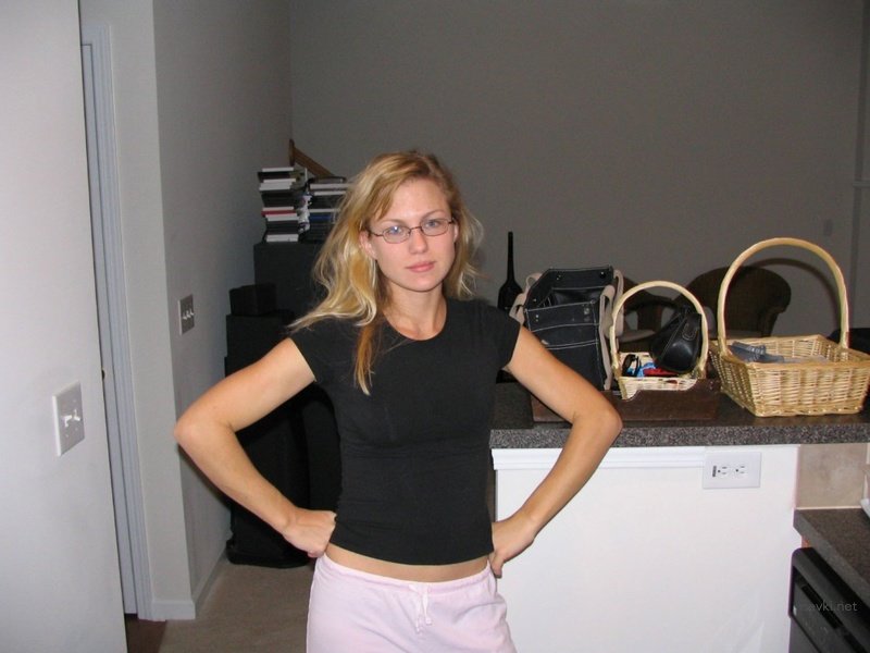 Weekend Wife Amateur Porn: Explicit Outdoor Sex Photos