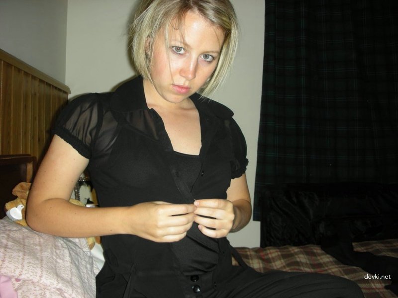 Exposed Pleasures: Amateur Unveils Her Desires