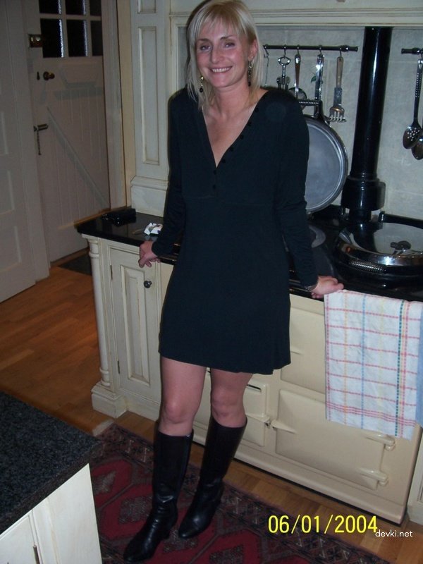 39-Year-Old Aunt Craving Hardcore Sex: Amateur Photo Explicit Content