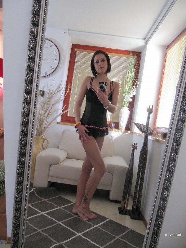 Hot Girl Takes Sexy Selfies in Front of Mirror - Amateur Photo