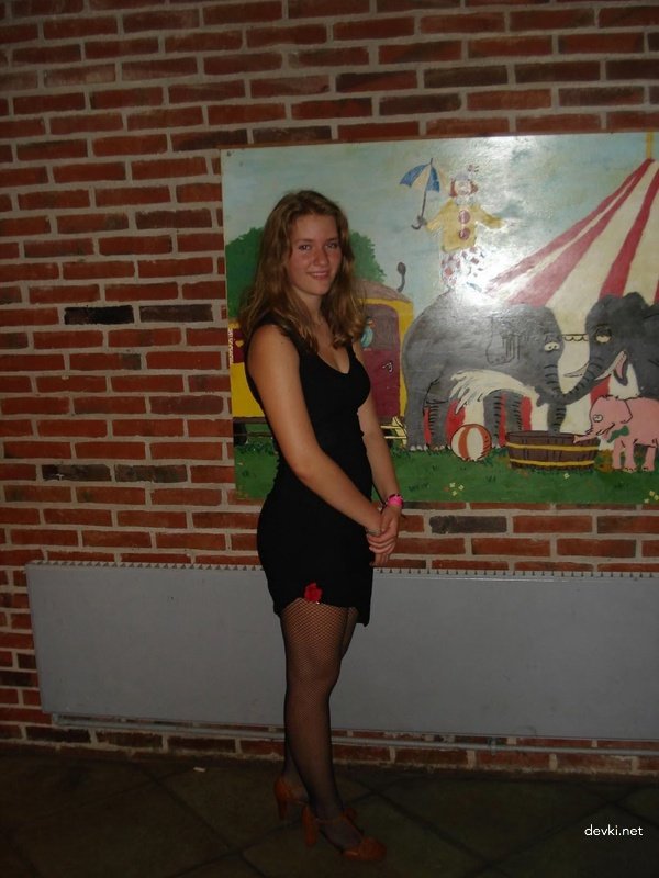 Black guy fucks girl for cash in amateur porn