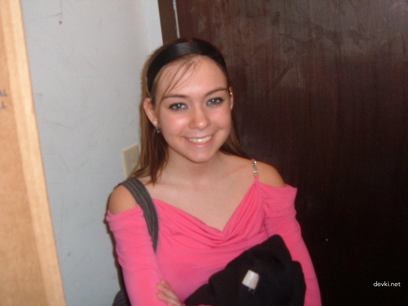 Amateur College Girl Swallows Cum - Explicit Blowjob Photo