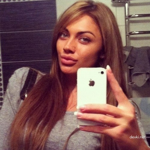 Explicit Amateur Babes: Stunning Girls in Provocative Photoshoot
