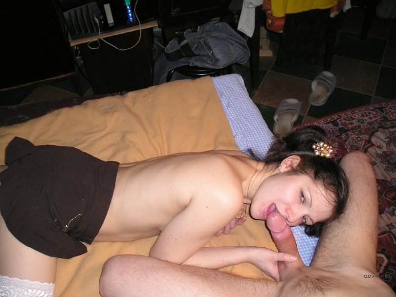 Russian Slut Gives Blowjob: Amateur Porn Photo