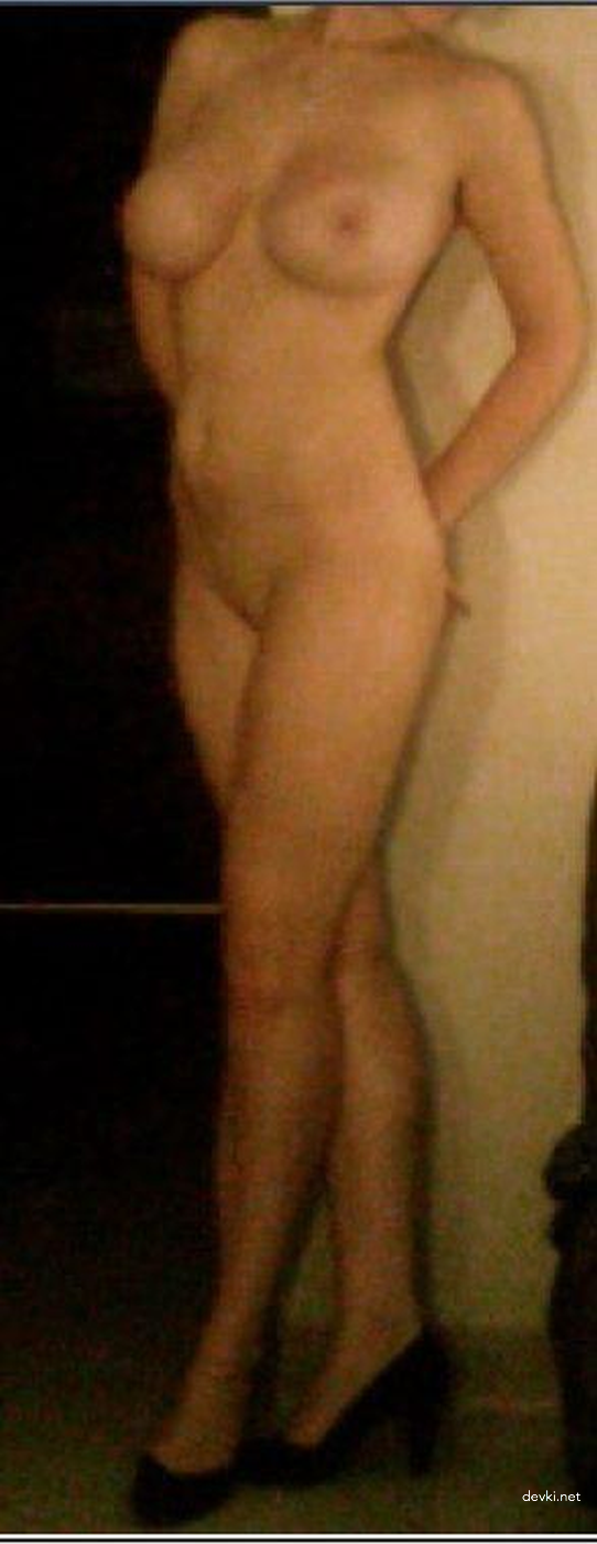 Amateur Slut Porn Photos: Hot and Explicit XXX Pics of a Naughty Girl