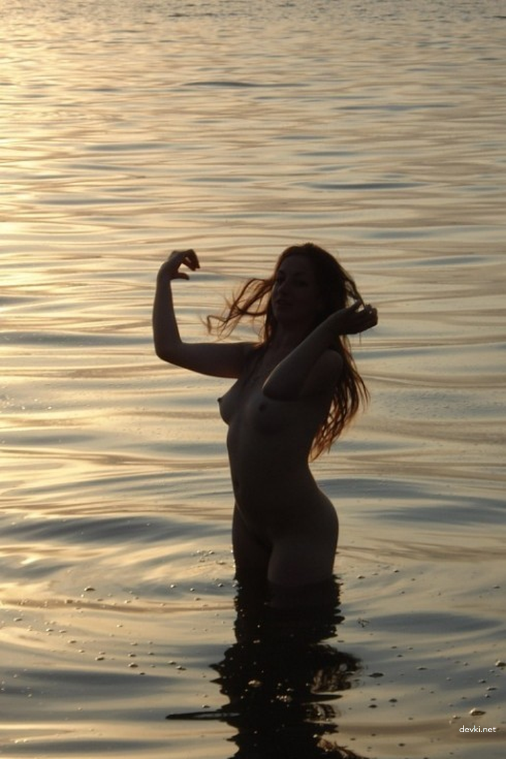 Hot Blowjob by Sexy Amateur Babe - Explicit Oral Sex Photos