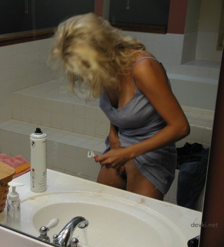 Blonde Amateur Porn Photos - Explicit Blonde Porn Pics for Free